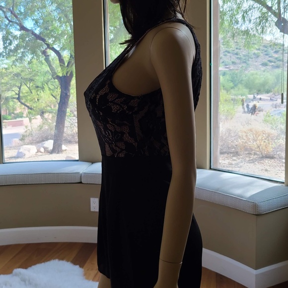CLASSY BLACK LACE  ROMPER - Picture 7 of 9